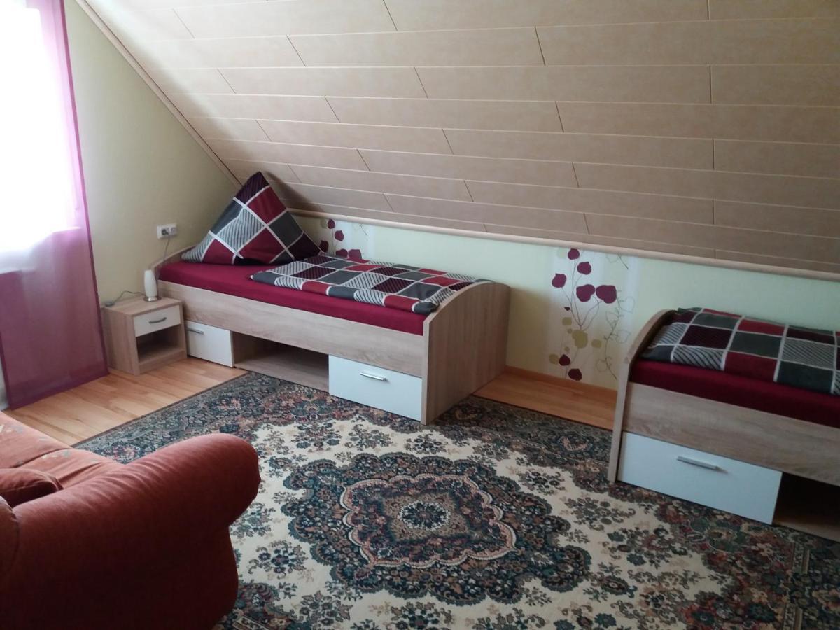 Ferienwohnung Knaub Бад Вилдунген Екстериор снимка