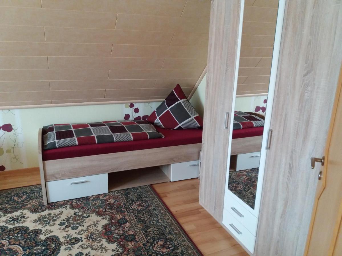 Ferienwohnung Knaub Бад Вилдунген Екстериор снимка