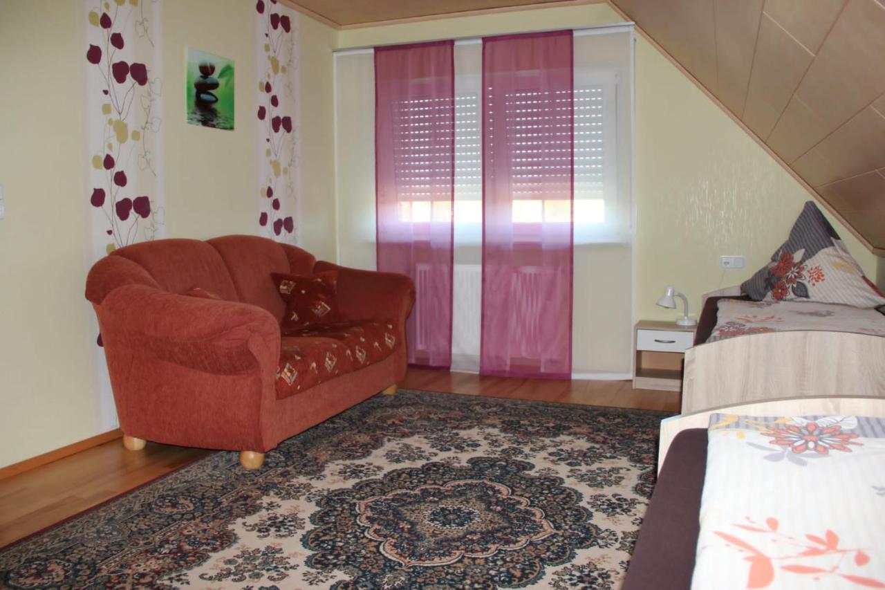 Ferienwohnung Knaub Бад Вилдунген Екстериор снимка